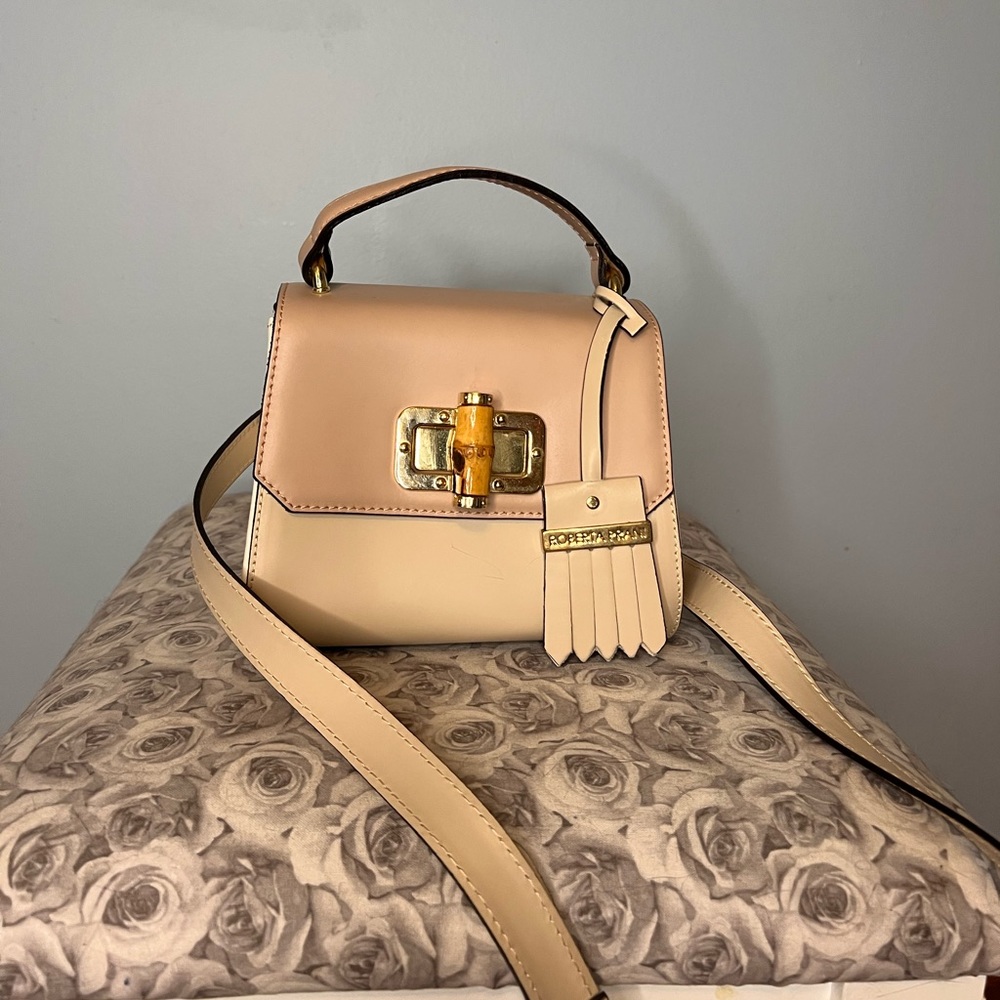 Never been used mini crossbody bag!